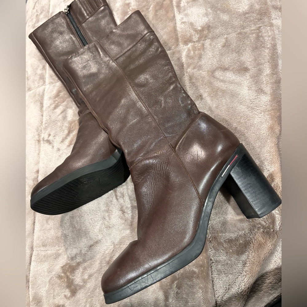 Tommy Hilfiger brown heeled boots - Picture 3 of 9